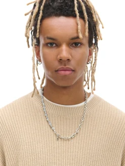 Żakardowy beżowy sweter