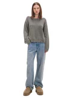 Antracytowy sweter z odkrytymi ramionami