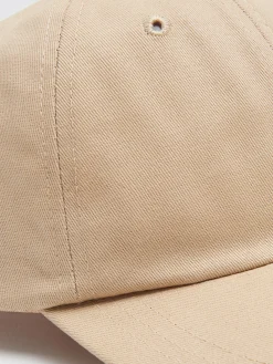 Beżowa gładka czapka z daszkiem