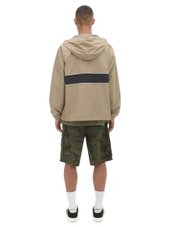 Beżowa kurtka z kapturem