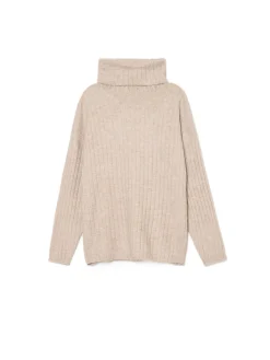 Beżowy sweter z golfem