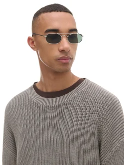 Beżowy sweter z prążkowanej dzianiny