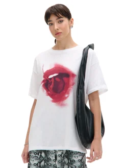 Biała koszulka z motywem wiśni