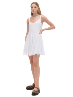 Biała sukienka na ramiączkach