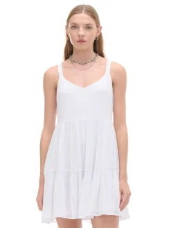 Biała sukienka na ramiączkach