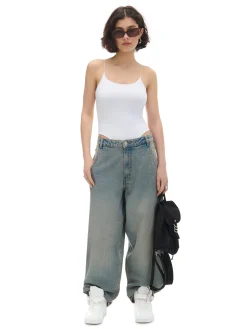 Białe body na ramiączkach