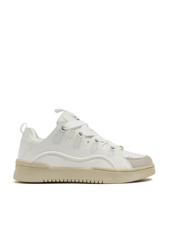 Białe sportowe sneakersy