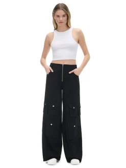 Biały prążkowany top na ramiączkach