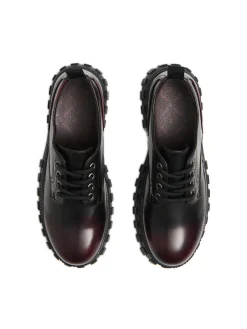 Bordowe półbuty derby