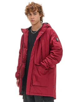 Bordowy płaszcz z kapturem