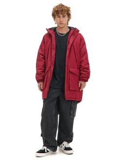 Bordowy płaszcz z kapturem