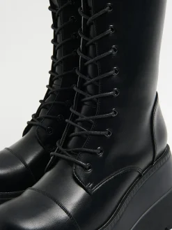 Botki z imitacji skóry na platformie