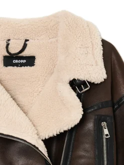 Brązowa kurtka z imitacji skóry