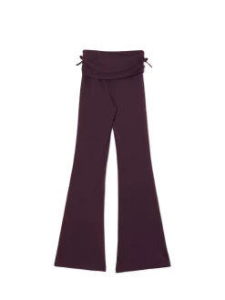 Burgundowe dresy z ozdobną zakładką