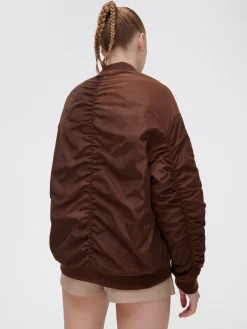 Ciemnobrązowa kurtka bomber