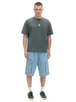 Ciemnozielona koszulka z naszywką