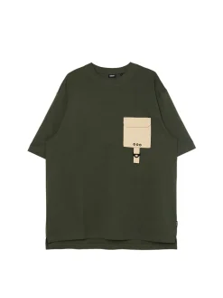 Ciemnozielona koszulka z kieszenią