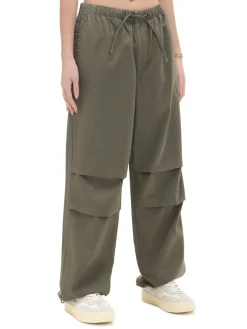 Ciemnozielone jeansy parachute