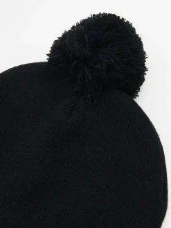 Ciepła czarna czapka z pomponem