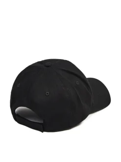 Czapka z daszkiem i białym haftem