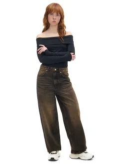 Czarna bluzka z odkrytymi ramionami