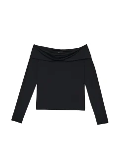 Czarna bluzka z odkrytymi ramionami