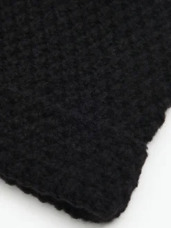 Czarna czapka z uszami