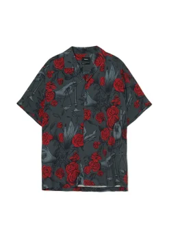 Czarna koszula z motywem róż