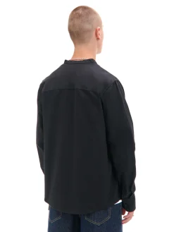 Czarna koszula ze stójką