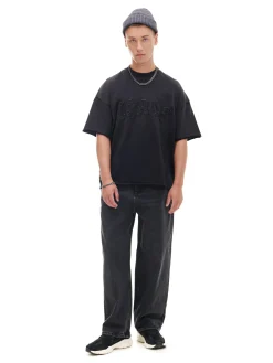 Czarna koszulka z haftem