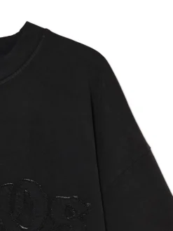 Czarna koszulka z haftem