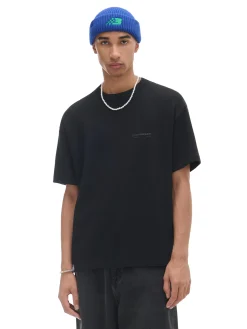 Czarna koszulka z napisami