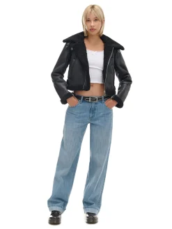 Czarna kurtka biker z kożuchem