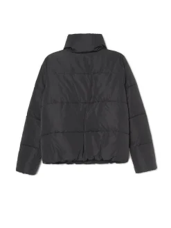 Czarna kurtka puffer