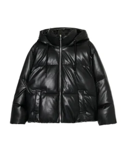 Czarna kurtka puffer z kapturem