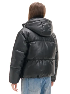 Czarna kurtka puffer z kapturem