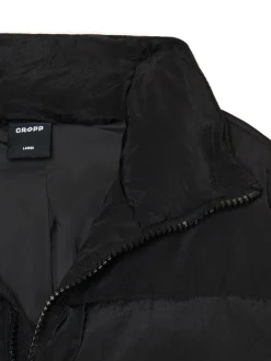 Czarna kurtka puffer ze stójką