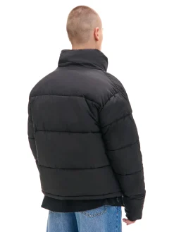 Czarna kurtka puffer ze stójką