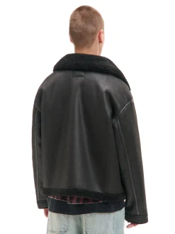 Czarna kurtka sherpa z imitacji skóry