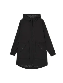 Czarna parka z kapturem