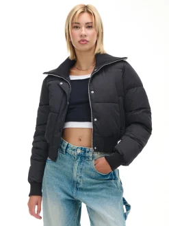 Czarna pikowana kurtka bomber