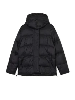 Czarna pikowana kurtka z kapturem