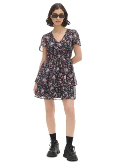 Czarna sukienka mini w kwiaty