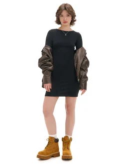 Czarna sukienka mini z długimi rękawami