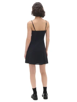 Czarna sukienka z kokardką