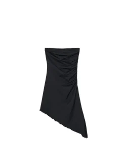 Czarna sukienka z ozdobnym marszczeniem