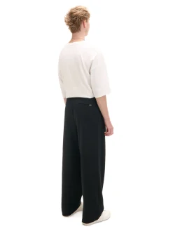 Czarne dresy wide leg