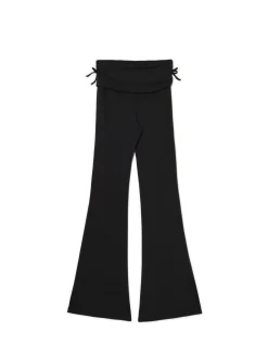 Czarne dresy z ozdobną zakładką