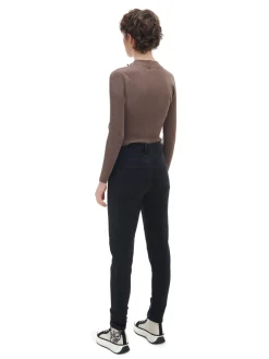 Czarne jeansy mom slim