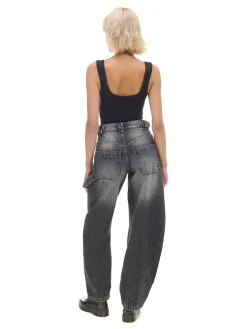 Czarne jeansy skater